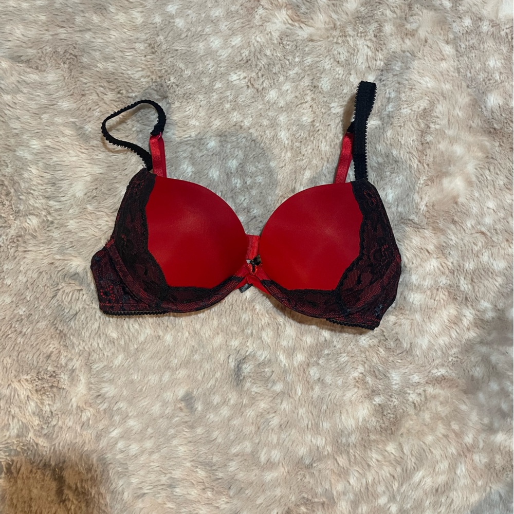 Fredrick’s of Hollywood Push Up Bra